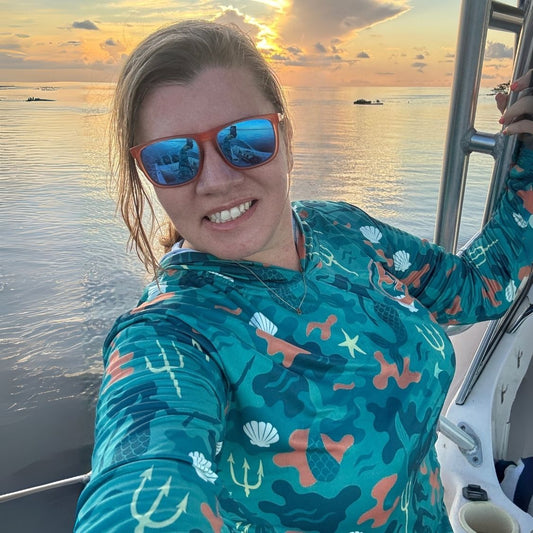 Women's Sun Shirt - Mermaid Camo Green with with Hood/Thumbholes